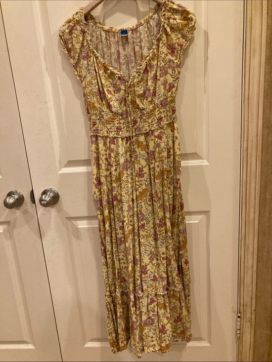 Old Navy Dresses & Skirts - Old Navy Yellow Floral Maxi Dress with Purple and Cream Accents